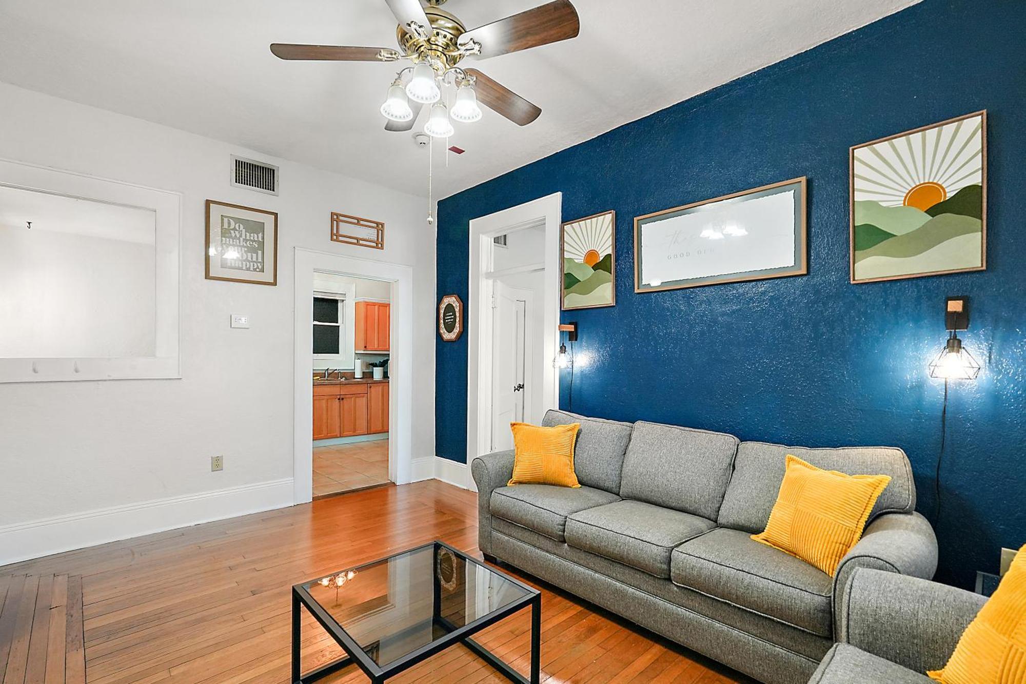 Downtown Den-King Bed~Heart Of Eustis~Queen Sleeper~Upstairs~Bright & Happy Esterno foto
